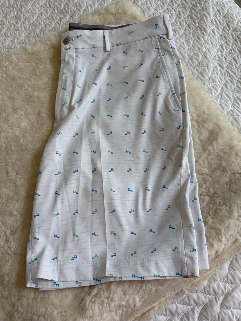 Walter Hagen Men’s White Golf Shorts with Tiny Blue & Green golf cart print 38W